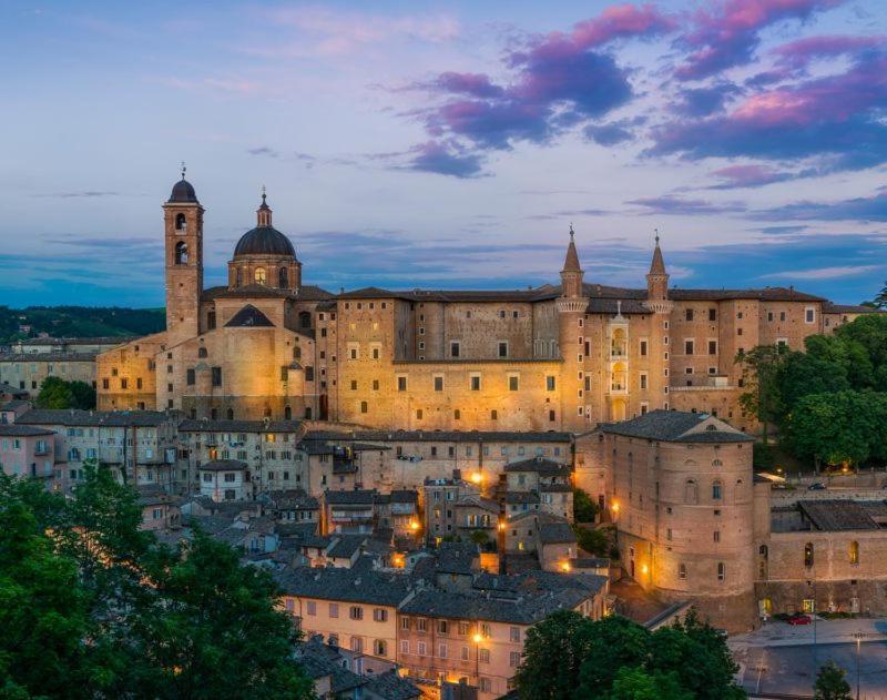 Appartamento Tipico In Centro Storico Urbino Exterior foto